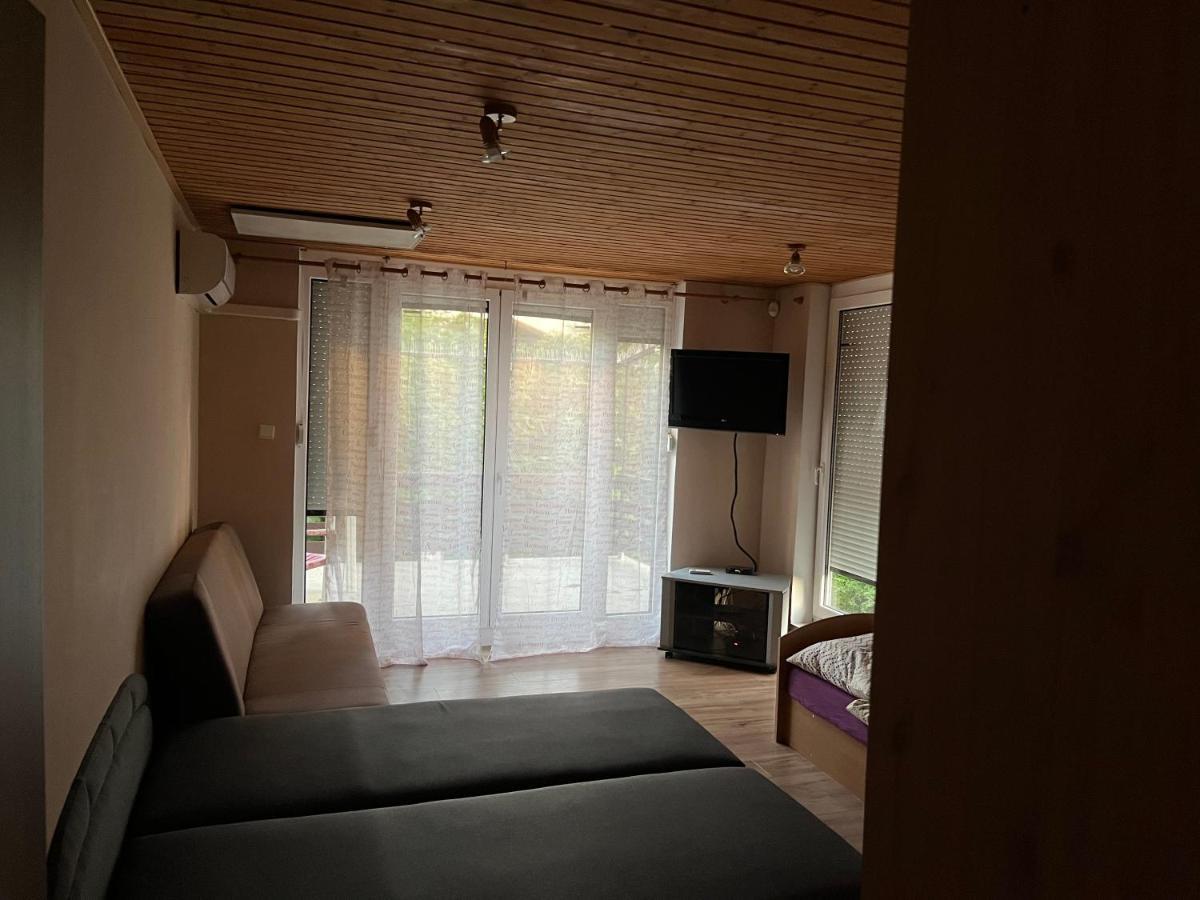 Apartment Jane Senec Exteriér fotografie
